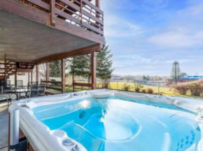 Charming 2br With Hot Tub